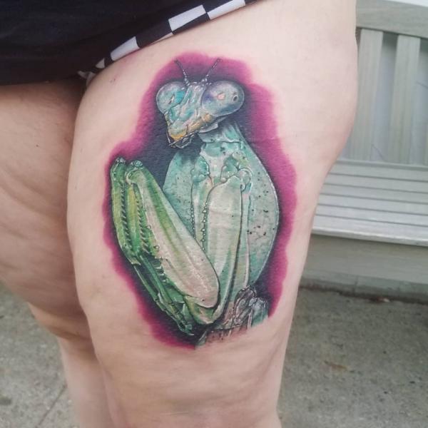 50 praying mantis tattoos: Meaning and Designs