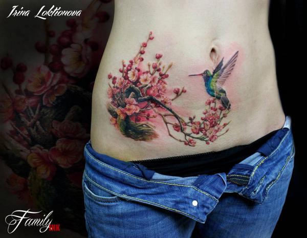 140 Meaningful Stomach Tattoos for Women