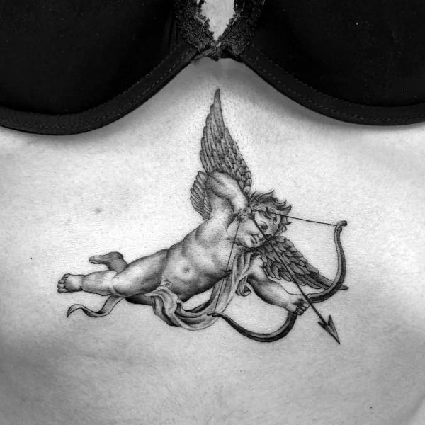 140 Meaningful Stomach Tattoos for Women