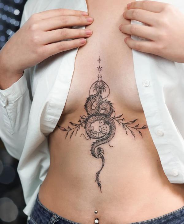 140 Meaningful Stomach Tattoos for Women