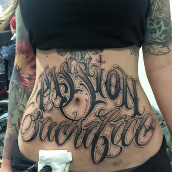 140 Meaningful Stomach Tattoos for Women