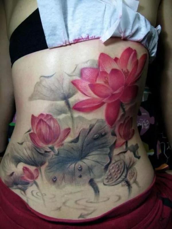 140 Meaningful Stomach Tattoos for Women