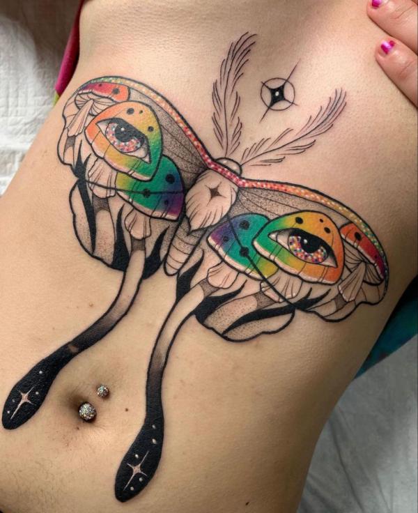 140 Meaningful Stomach Tattoos for Women
