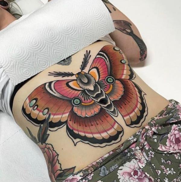 140 Meaningful Stomach Tattoos for Women