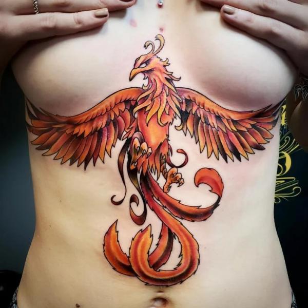 140 Meaningful Stomach Tattoos for Women