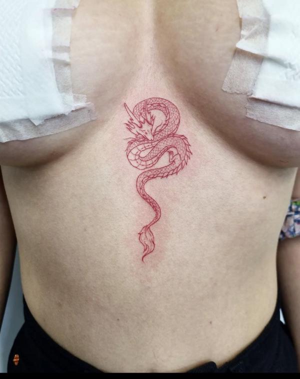 140 Meaningful Stomach Tattoos for Women