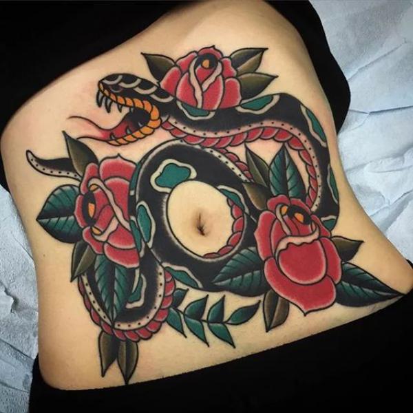 140 Meaningful Stomach Tattoos for Women