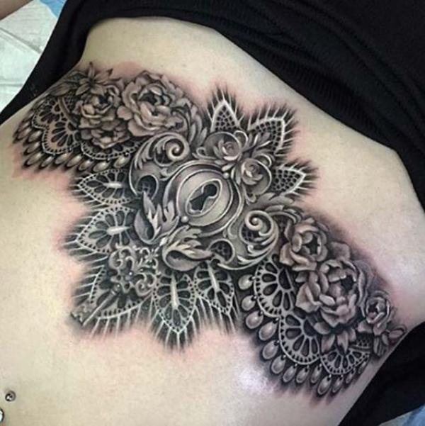 140 Meaningful Stomach Tattoos for Women