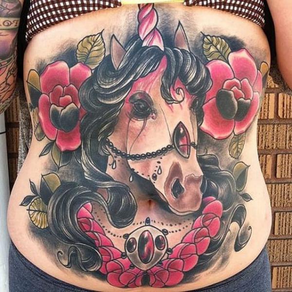 140 Meaningful Stomach Tattoos for Women