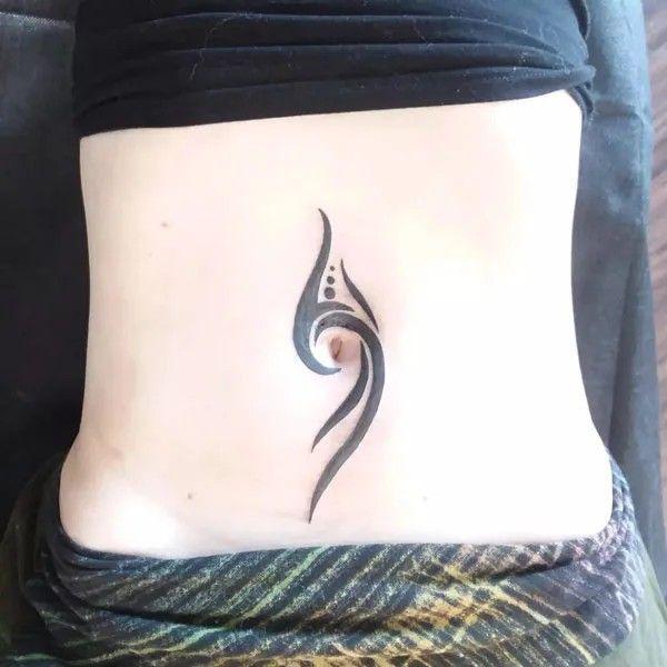 140 Meaningful Stomach Tattoos for Women