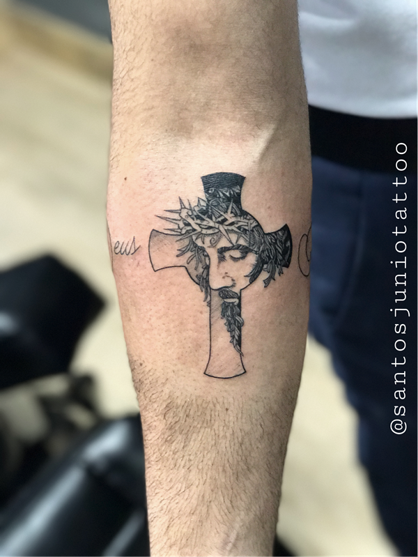 50 Meaningful Cross Tattoos with Jesus
