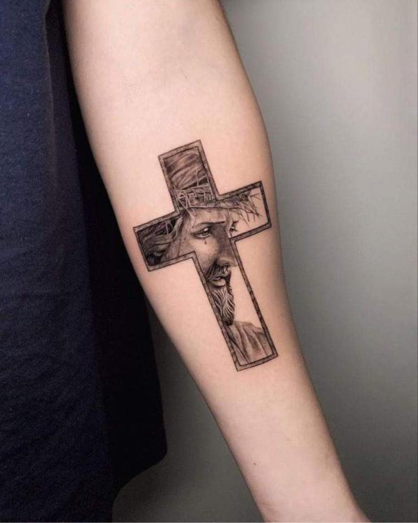 50 Meaningful Cross Tattoos with Jesus