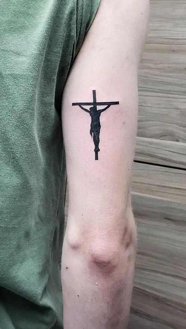 50 Meaningful Cross Tattoos with Jesus