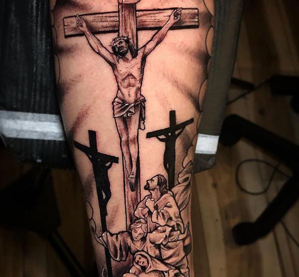 50 Meaningful Cross Tattoos with Jesus
