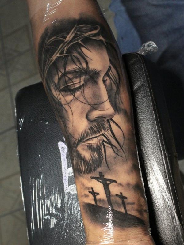 50 Meaningful Cross Tattoos with Jesus