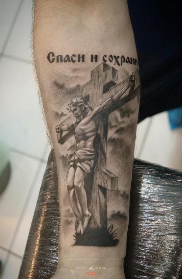 50 Meaningful Cross Tattoos with Jesus