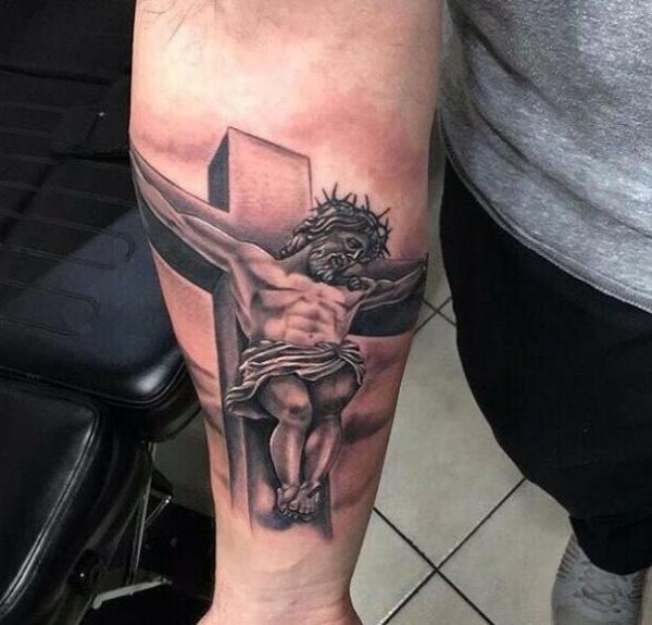 50 Meaningful Cross Tattoos with Jesus