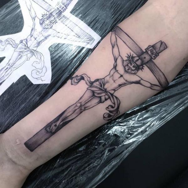 50 Meaningful Cross Tattoos with Jesus