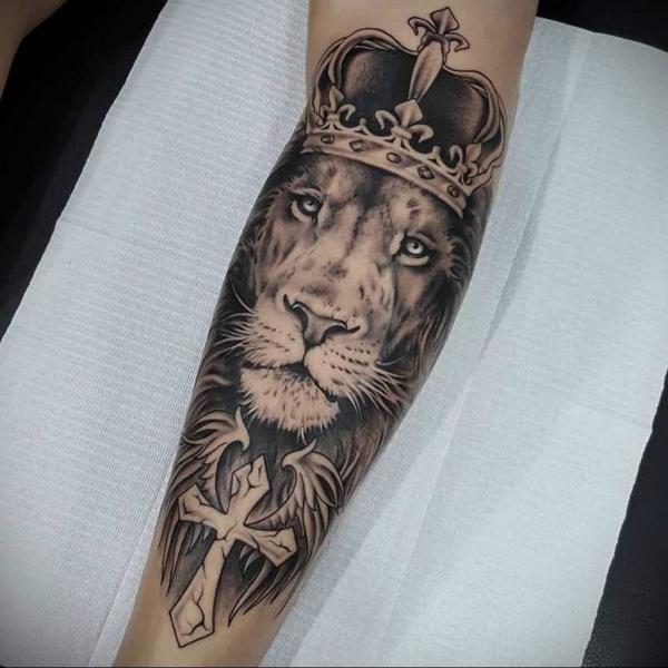 The Majestic Blend: Cross with Lion Tattoos