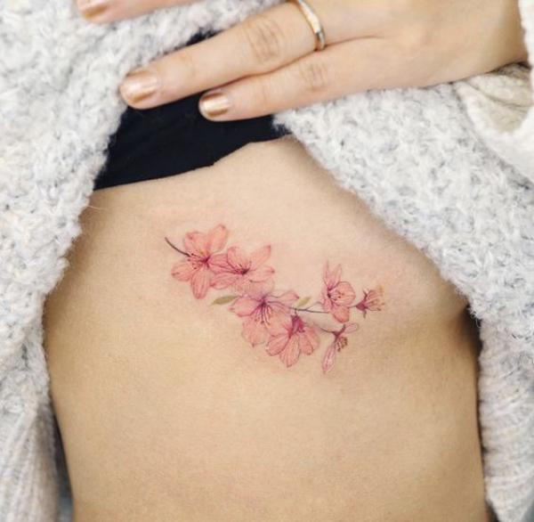 80 Cute Side Boob Tattoos for women