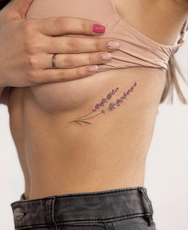 80 Cute Side Boob Tattoos for women