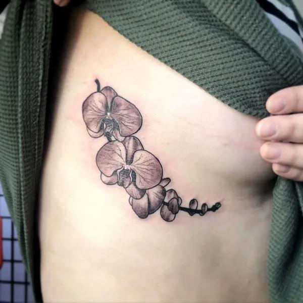 80 Cute Side Boob Tattoos for women