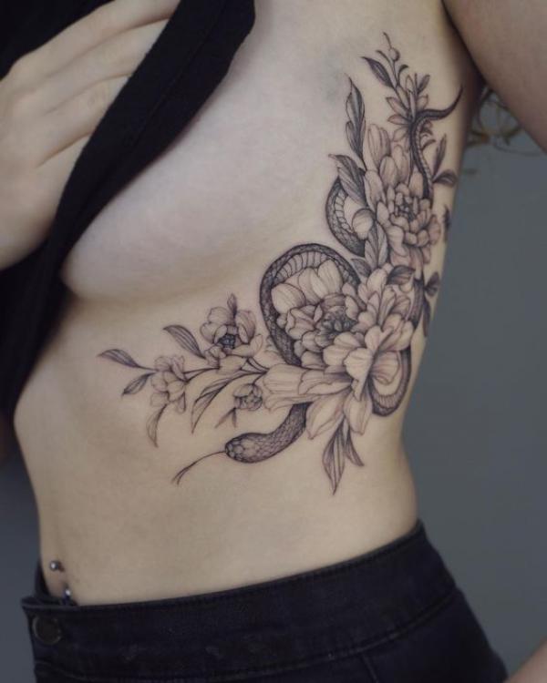 80 Cute Side Boob Tattoos for women