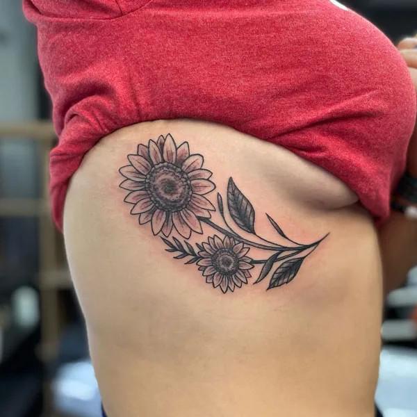 80 Cute Side Boob Tattoos for women