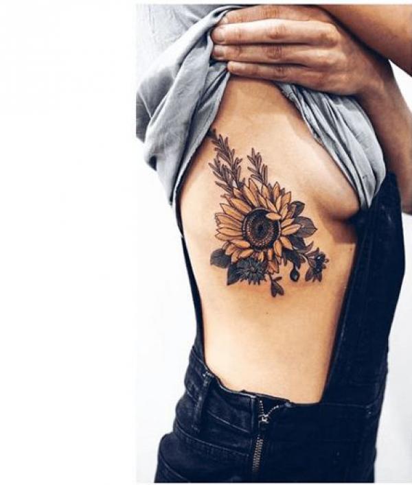 80 Cute Side Boob Tattoos for women
