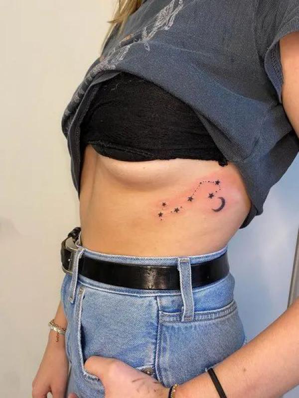 80 Cute Side Boob Tattoos for women