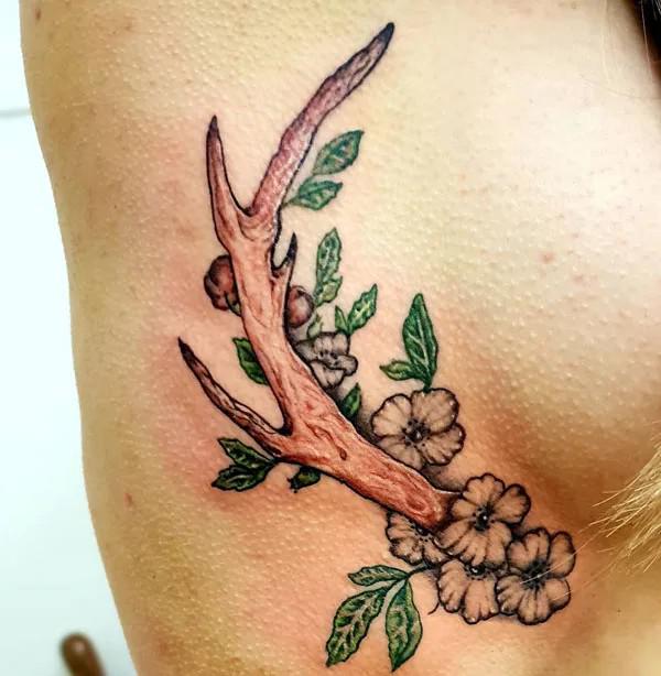 80 Cute Side Boob Tattoos for women