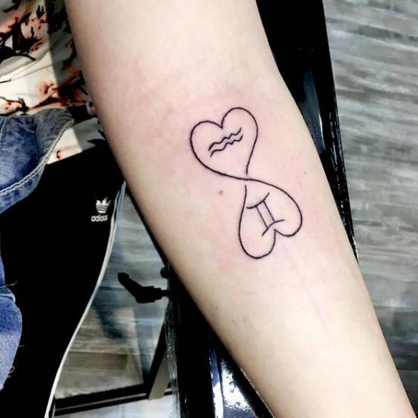 100 Meaningful Aquarius Tattoos for Men and Women
