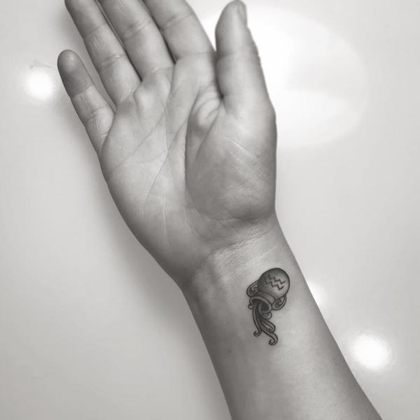 100 Meaningful Aquarius Tattoos for Men and Women