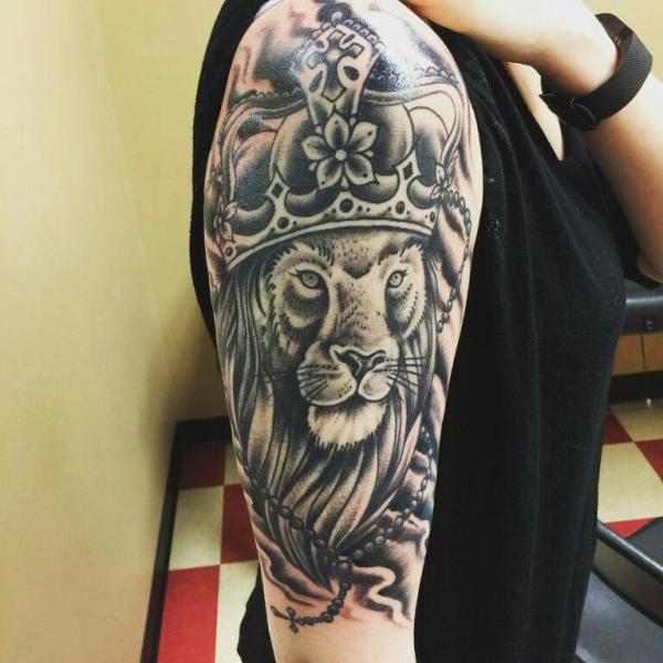 80 Stunning Lion King Tattoo Designs
