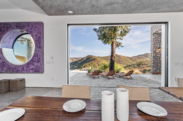 Malibu Modern Villa - Connecting to the art of Living