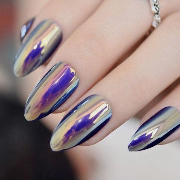 Holographic Nails: Easy Steps to Create Stunning Looks