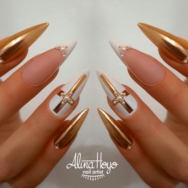 Holographic Nails: Easy Steps to Create Stunning Looks