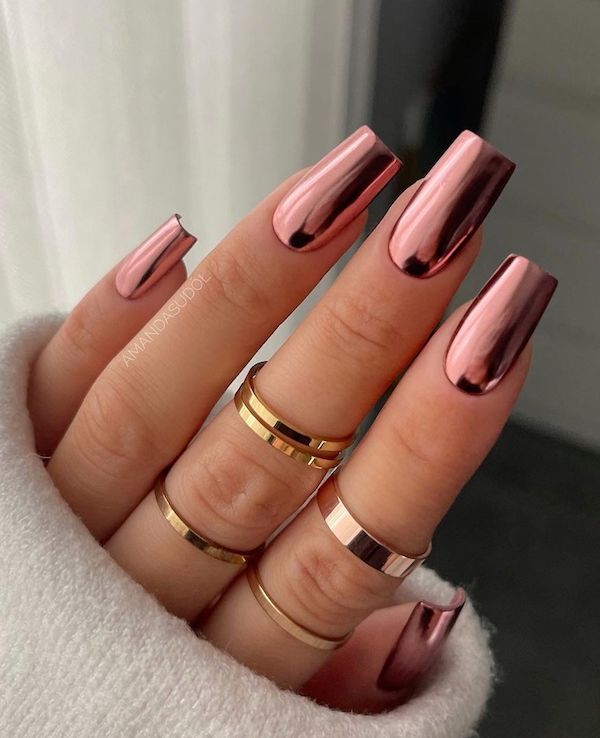 Holographic Nails: Easy Steps to Create Stunning Looks
