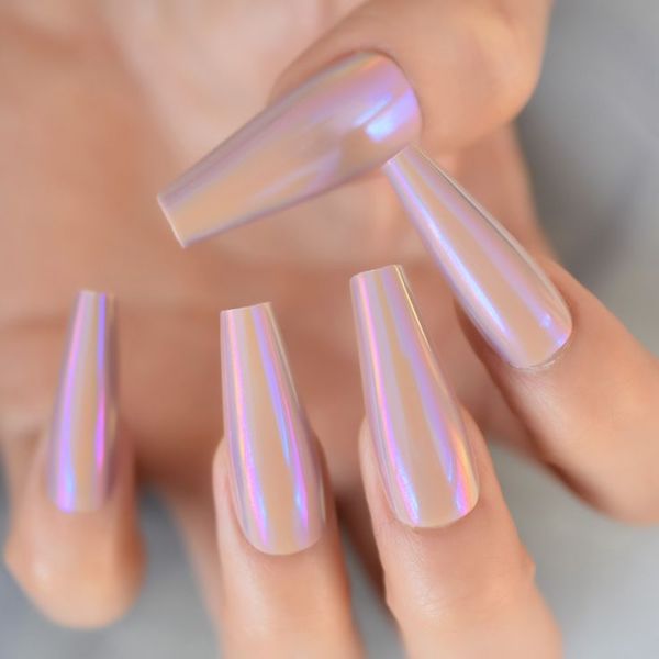 Holographic Nails: Easy Steps to Create Stunning Looks