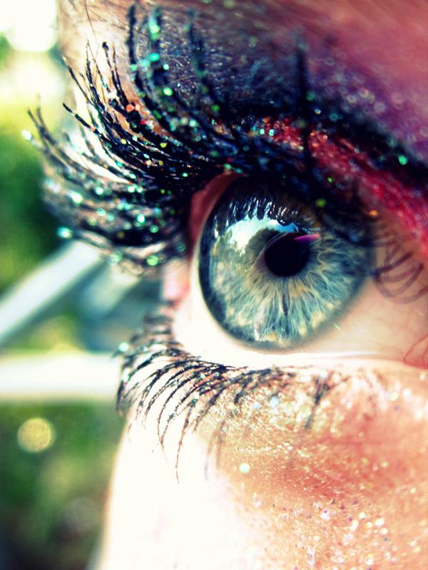 35 Emotional Eye Pictures