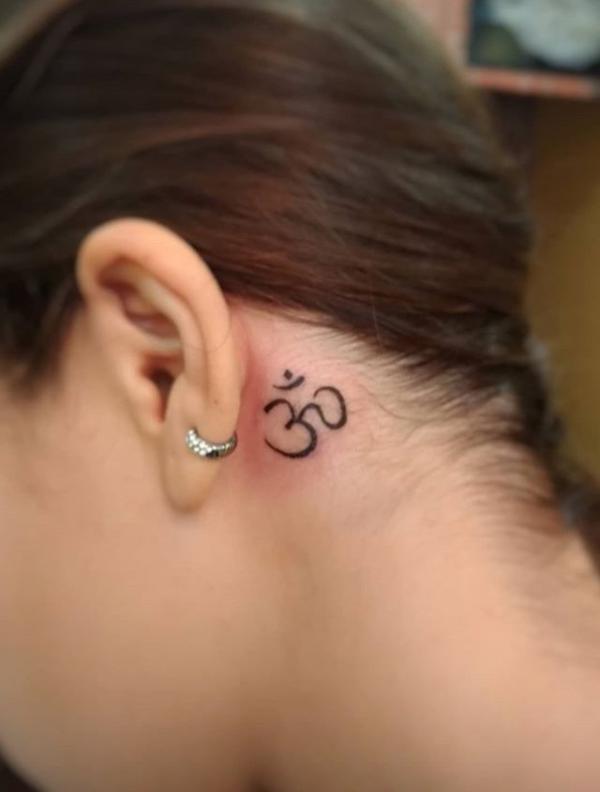 75 Behind the Ear Tattoo Ideas for Subtle Expression