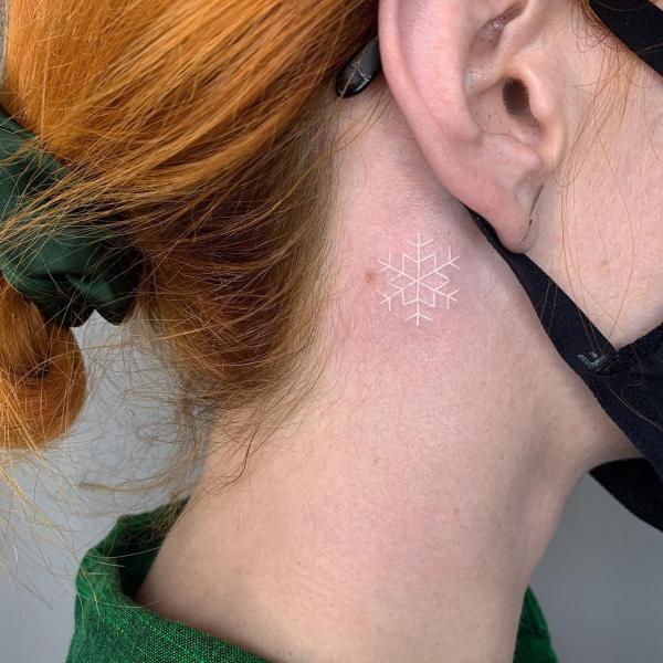 75 Behind the Ear Tattoo Ideas for Subtle Expression