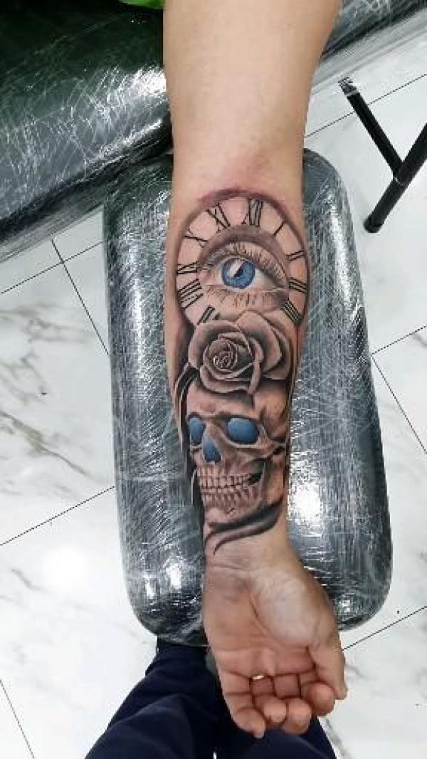 80 Rose and Clock Tattoo Designs to Inspire Your Next Ink